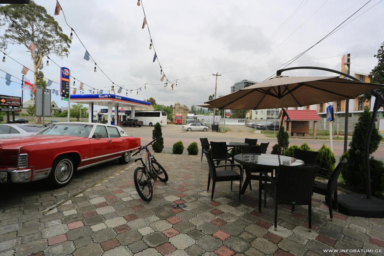 Hotel Carleone Batumi Bagian luar foto