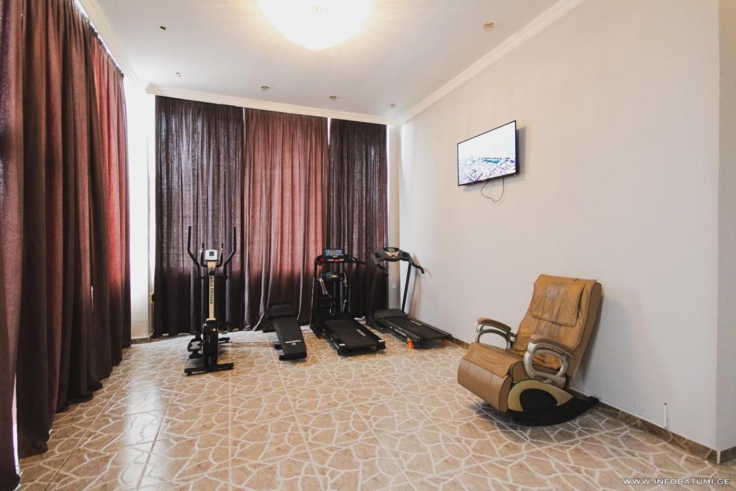 Hotel Carleone Batumi Bagian luar foto